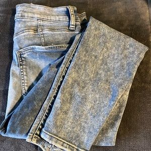 light wash skinny jeans